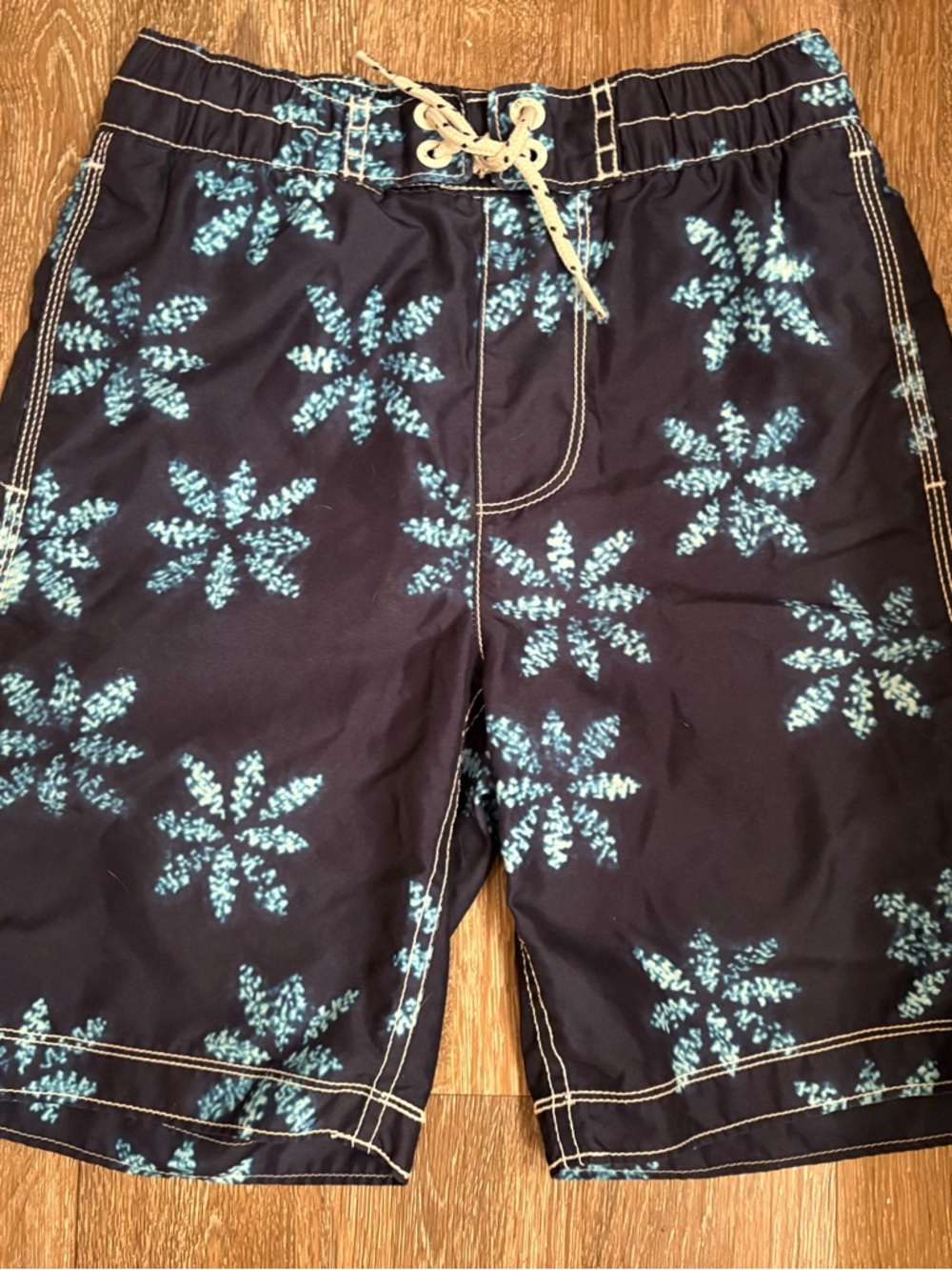 GAP Surf Boys Snowflake blue swim trunks Size M (8)